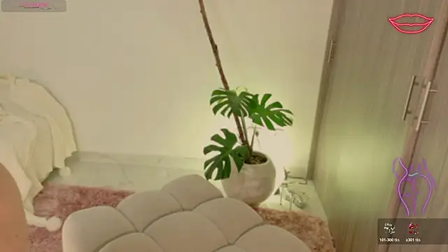 LindseyMoss online show from 12/17/25, 04:28