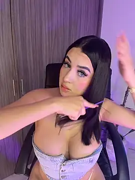 LindseyMoss online show from 04/18/26, 06:27