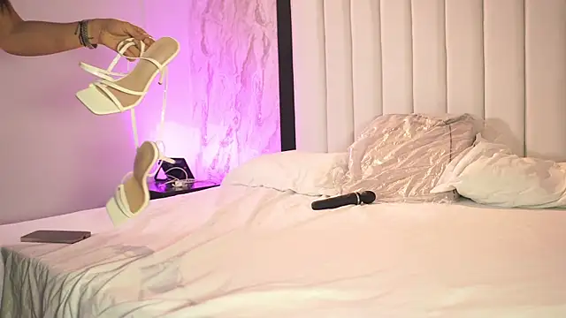 mia colin1  online show from 03/12/26, 04:22