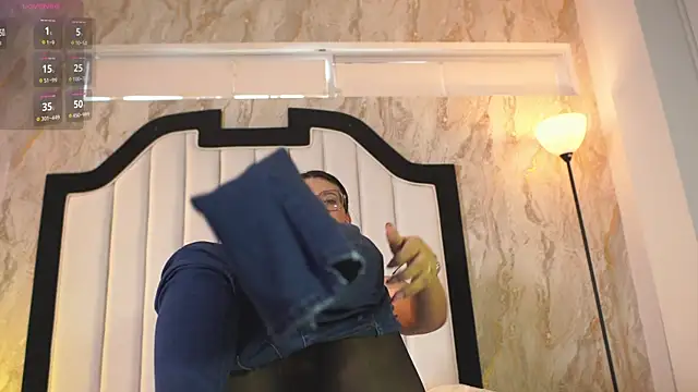 mia colin1  online show from 02/09/26, 04:27