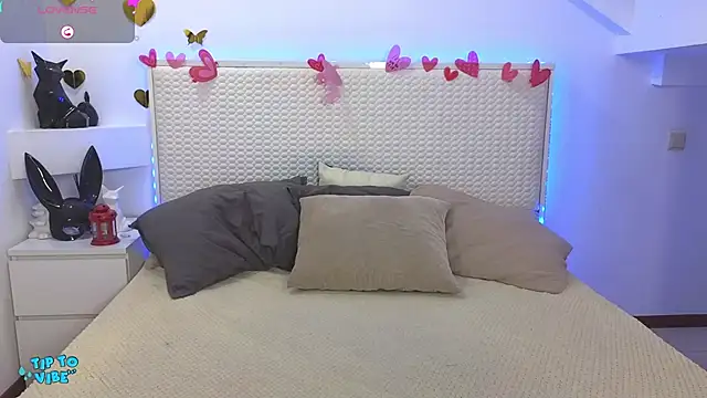 Snapshot of Eva_Rogers_ chatting on 02/19/25, 02:44 Eva Rogers  online show from 02/19/25, 02:44