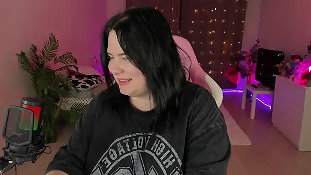 Snapshot of Akemi_BBW chatting on 09/08/25, 04:39 Akemi BBW online show from 09/08/25, 04:39