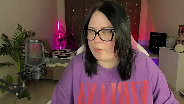 Snapshot of Akemi_BBW chatting on 10/10/25, 05:14 Akemi BBW online show from 10/10/25, 05:14