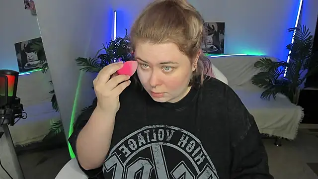 Snapshot of Akemi_BBW chatting on 03/07/25, 06:11 Akemi BBW online show from 03/07/25, 06:11