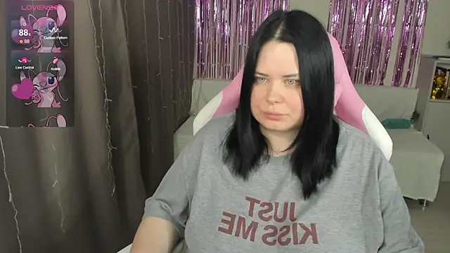 Akemi BBW online show from 05/13/26, 07:37