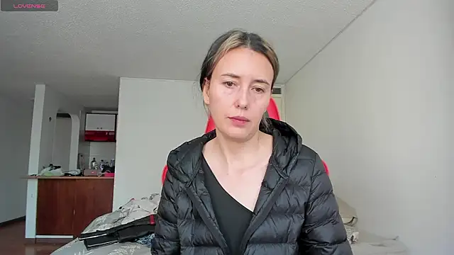 zoe jeane beker online show from 03/11/26, 10:26