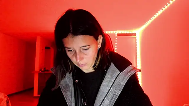 zoe jeane beker online show from 02/20/25, 11:32