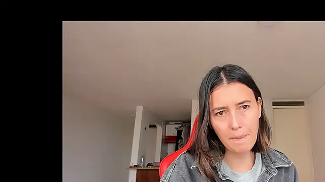 zoe jeane beker online show from 02/09/25, 08:45