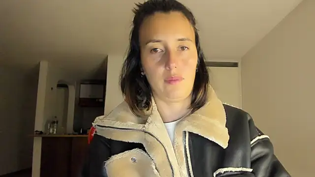 zoe jeane beker online show from 02/15/25, 12:37