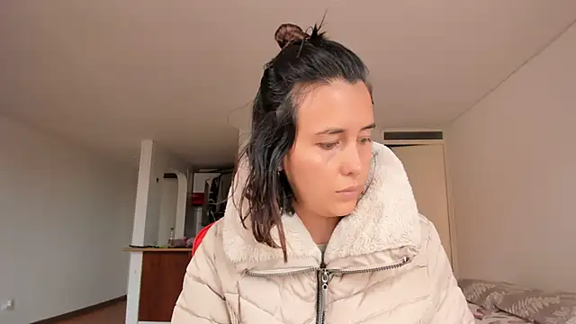 zoe jeane beker online show from 02/04/25, 09:20