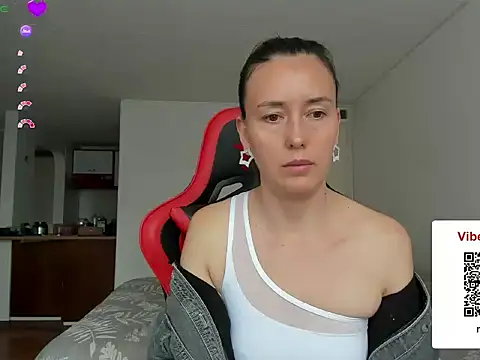 zoe jeane beker online show from 05/13/26, 06:37