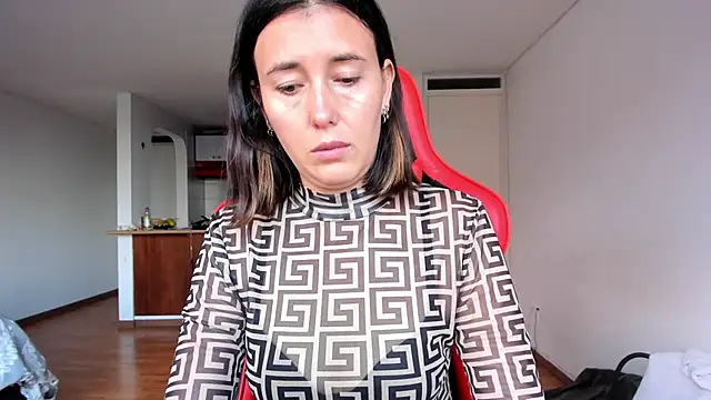 zoe jeane beker online show from 02/19/25, 10:20