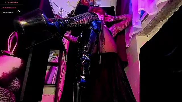 Snapshot of astarrot chatting on 02/18/25, 07:09 astarrot online show from 02/18/25, 07:09