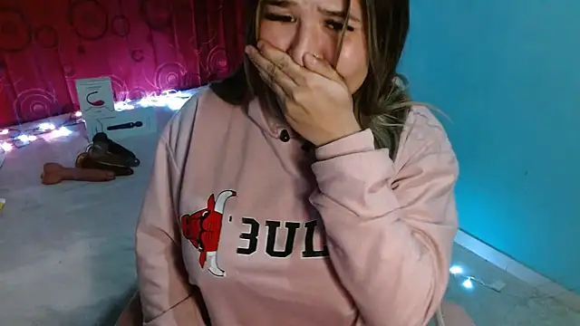 zoe adhara online show from 03/14/25, 07:15