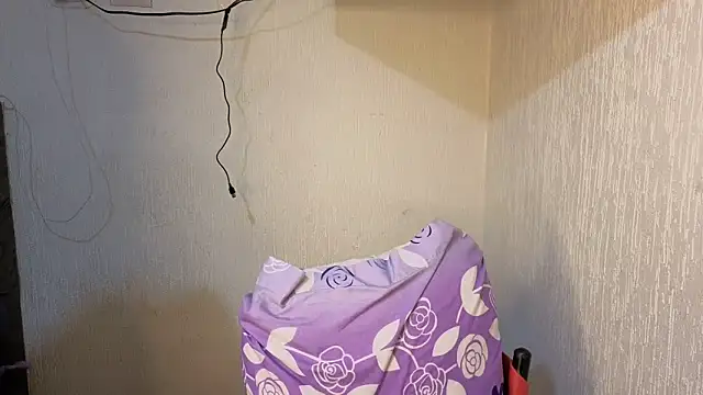 zoe adhara online show from 04/27/26, 10:19