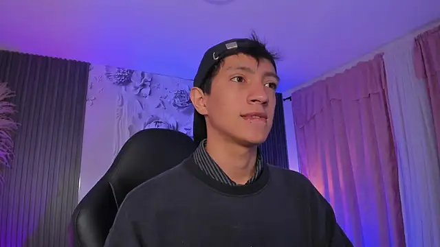 DereckCooperr online show from 05/24/26, 04:34