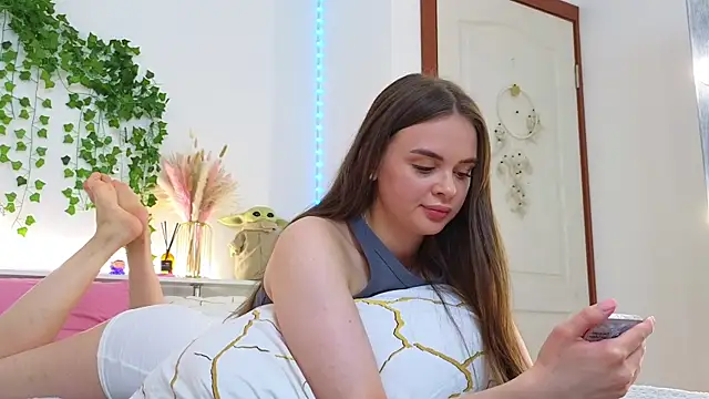 KristenSayles online show from 10/27/25, 05:36