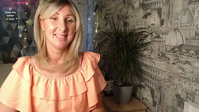 Ariel the mermaid online show from 10/24/25, 08:13