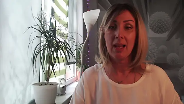 Ariel the mermaid online show from 04/22/26, 06:42