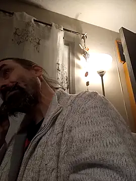 Snapshot of teekoine1 chatting on 11/07/25, 01:32 teekoine1 online show from 11/07/25, 01:32