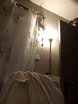 Snapshot of teekoine1 chatting on 10/15/25, 08:39 teekoine1 online show from 10/15/25, 08:39