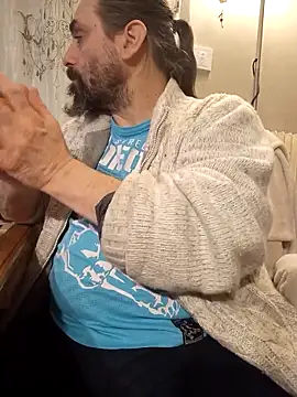 Snapshot of teekoine1 chatting on 11/18/25, 11:15 teekoine1 online show from 11/18/25, 11:15