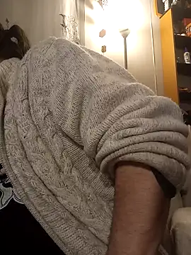 Snapshot of teekoine1 chatting on 11/18/25, 02:27 teekoine1 online show from 11/18/25, 02:27