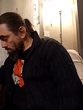 Snapshot of teekoine1 chatting on 12/01/25, 01:17 teekoine1 online show from 12/01/25, 01:17