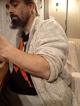 Snapshot of teekoine1 chatting on 11/10/25, 02:49 teekoine1 online show from 11/10/25, 02:49