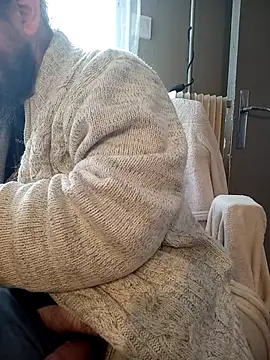 Snapshot of teekoine1 chatting on 10/19/25, 10:51 teekoine1 online show from 10/19/25, 10:51