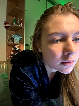 Snapshot of freiiaflower chatting on 12/02/25, 04:41 freiiaflower online show from 12/02/25, 04:41