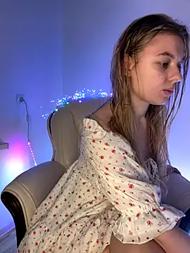 Snapshot of freiiaflower chatting on 11/01/25, 05:29 freiiaflower online show from 11/01/25, 05:29