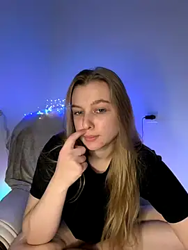 Snapshot of freiiaflower chatting on 10/29/25, 07:24 freiiaflower online show from 10/29/25, 07:24