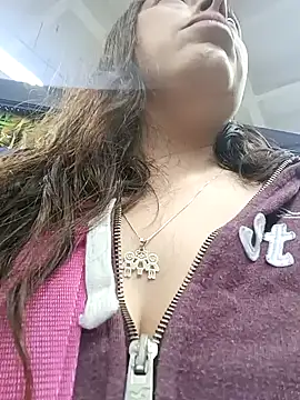 Snapshot of seherlatin chatting on 03/14/25, 02:41 seherlatin online show from 03/14/25, 02:41