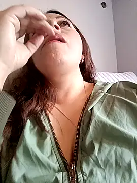 Snapshot of seherlatin chatting on 11/10/25, 04:56 seherlatin online show from 11/10/25, 04:56