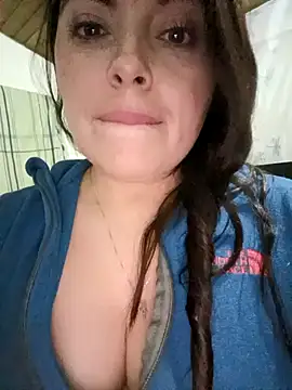 Snapshot of seherlatin chatting on 03/19/25, 02:27 seherlatin online show from 03/19/25, 02:27