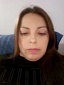 Snapshot of seherlatin chatting on 10/25/25, 10:43 seherlatin online show from 10/25/25, 10:43