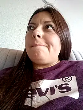 Snapshot of seherlatin chatting on 10/04/25, 08:43 seherlatin online show from 10/04/25, 08:43