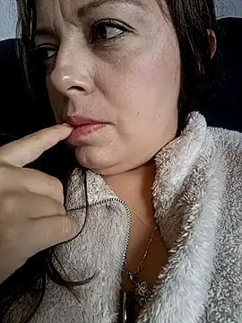 Snapshot of seherlatin chatting on 10/12/25, 05:14 seherlatin online show from 10/12/25, 05:14