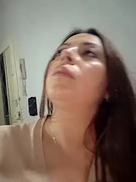 Snapshot of seherlatin chatting on 12/01/25, 01:06 seherlatin online show from 12/01/25, 01:06