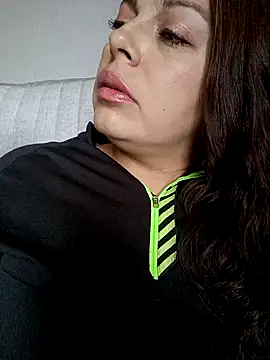 Snapshot of seherlatin chatting on 11/02/25, 05:18 seherlatin online show from 11/02/25, 05:18