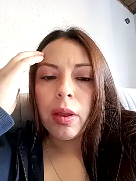 Snapshot of seherlatin chatting on 11/13/25, 06:34 seherlatin online show from 11/13/25, 06:34