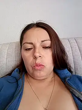 Snapshot of seherlatin chatting on 10/28/25, 07:46 seherlatin online show from 10/28/25, 07:46