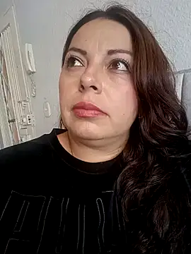 Snapshot of seherlatin chatting on 11/16/25, 03:50 seherlatin online show from 11/16/25, 03:50