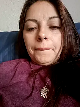 Snapshot of seherlatin chatting on 10/19/25, 03:59 seherlatin online show from 10/19/25, 03:59