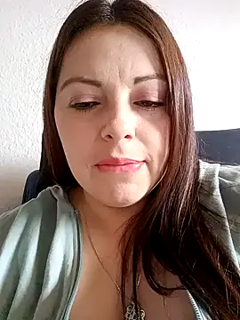 Snapshot of seherlatin chatting on 10/10/25, 03:35 seherlatin online show from 10/10/25, 03:35