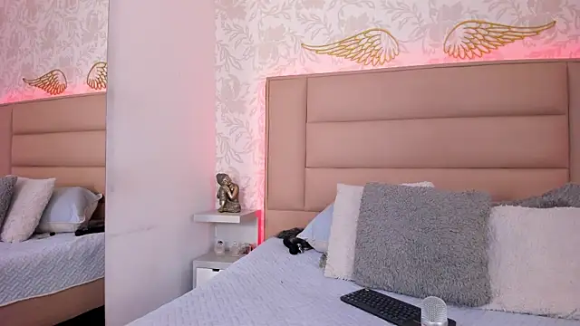 monserrat towers online show from 09/22/25, 01:17