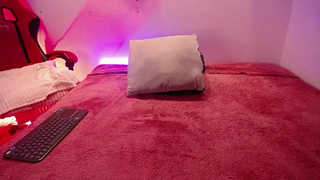 Katy Van online show from 10/20/25, 08:42