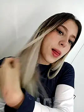 eva-2023 online show from 10/26/25, 03:40