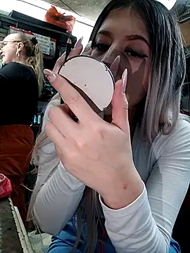 eva-2023 online show from 09/09/25, 04:27